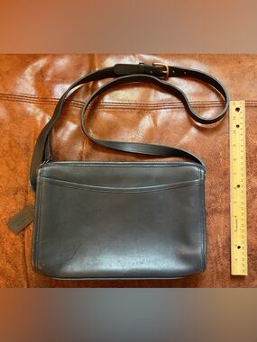 Vintage COACH Leather Navy Crossbody Bag